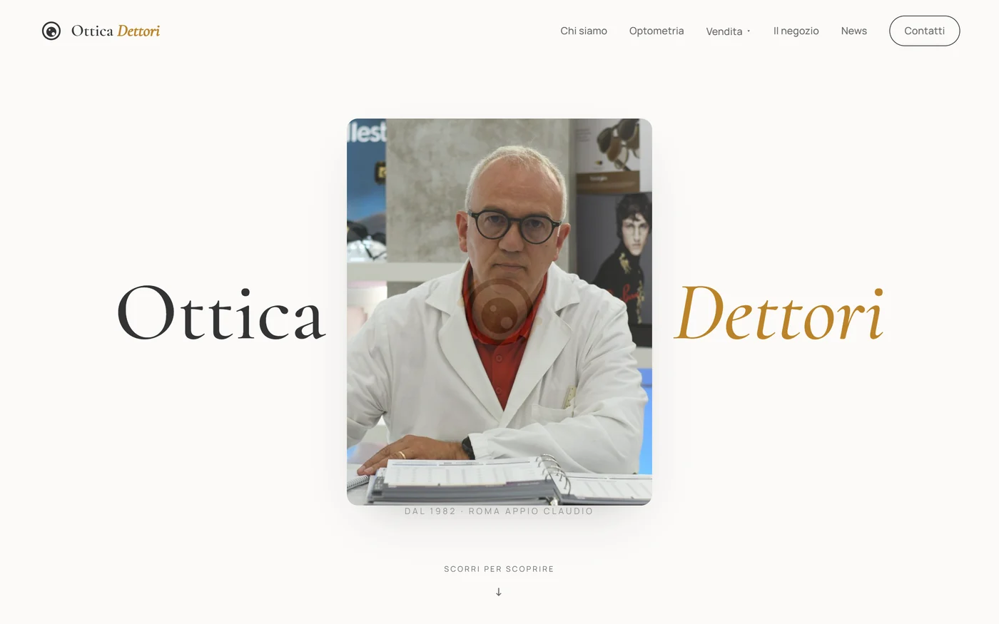 Homepage del sito Ottica Dettori con il nome a tutta pagina e il titolare in primo piano